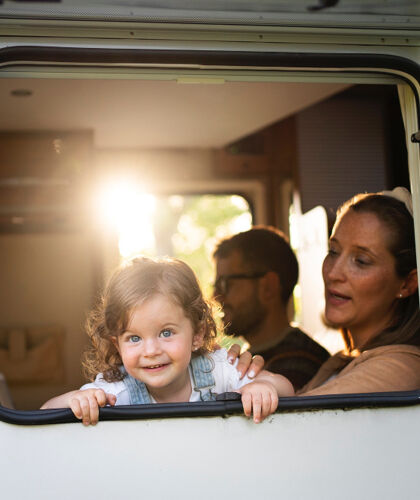 nomad-family-having-fun-together-tiny-house-2